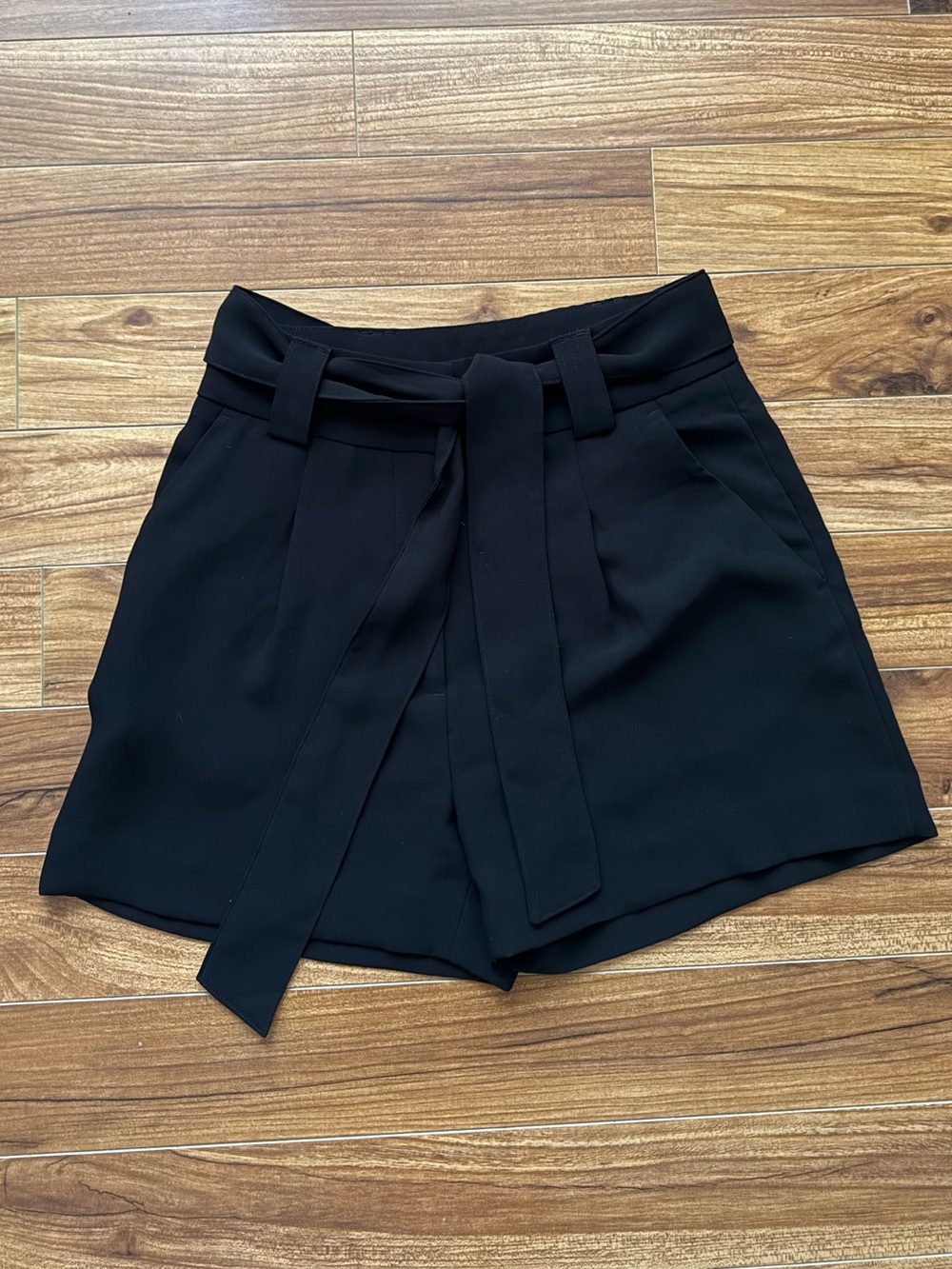 H&M Black High-Waisted Belted Shorts Sz 4